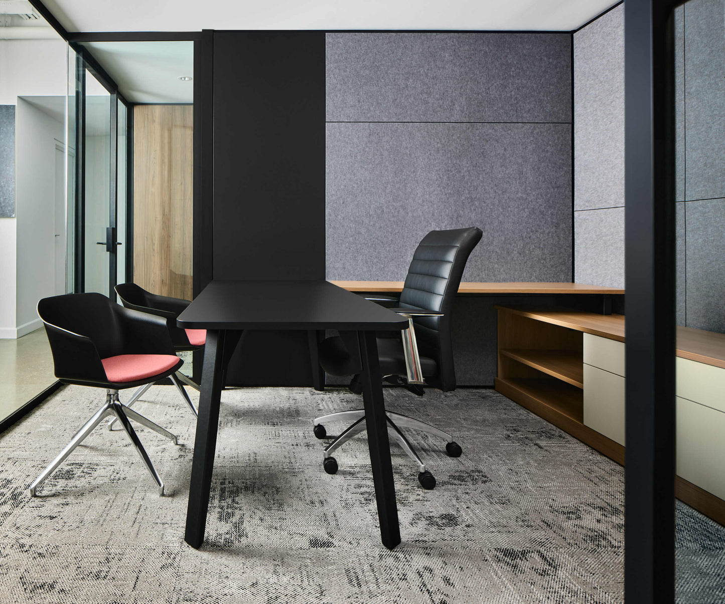 Aurora Side Chair (Set of 2) — Modern Minimalist Seating for Meeting & Collaborative Spaces (Made in Canada)